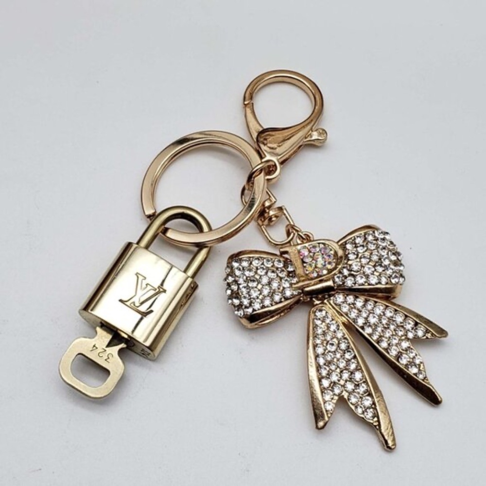 Authentic Louis Vuitton Gold Lock & Key 🔑 Bag Charm w/ Unbranded Ribbon Charm
